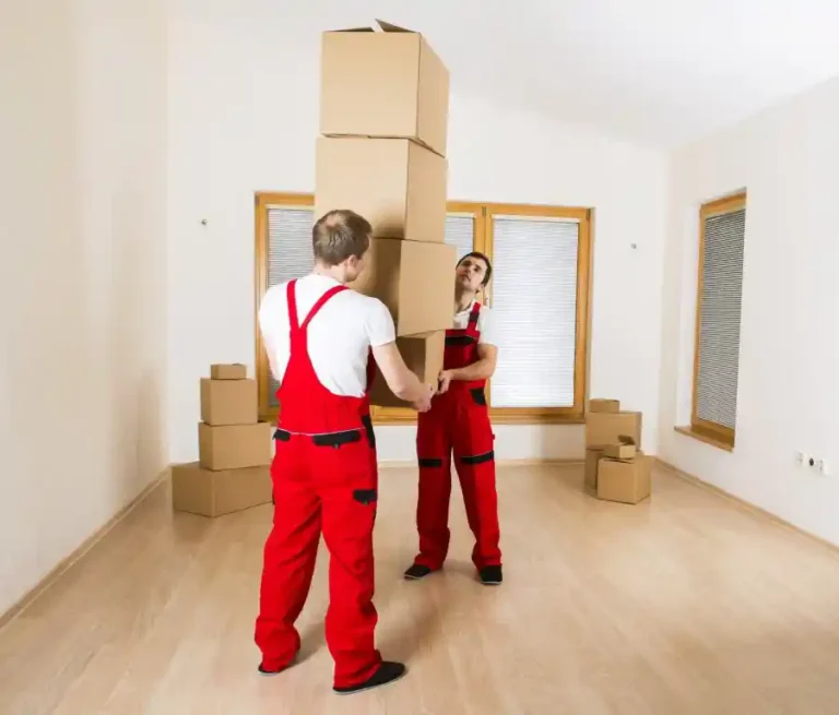 The 8 Benefits of Hiring Professional Unpacking Services